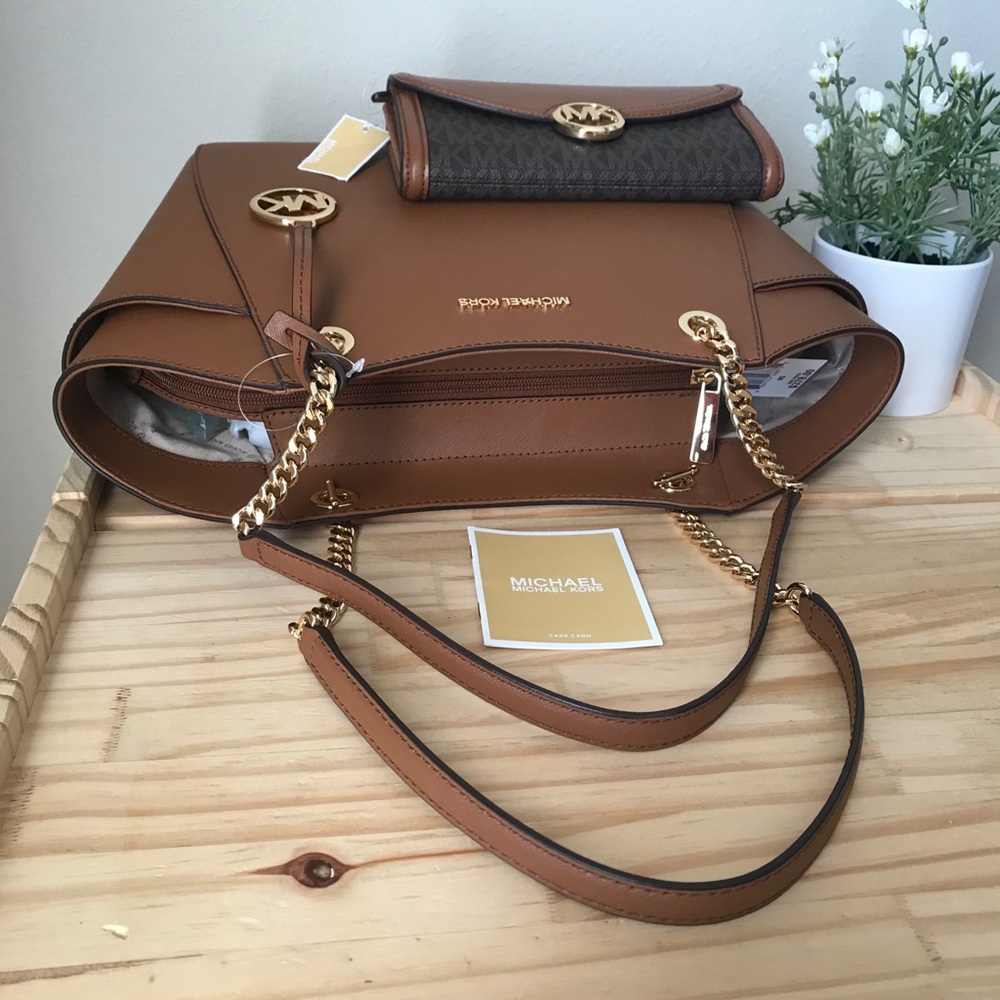🌼Michael Kors Set - Picture 4 of 16